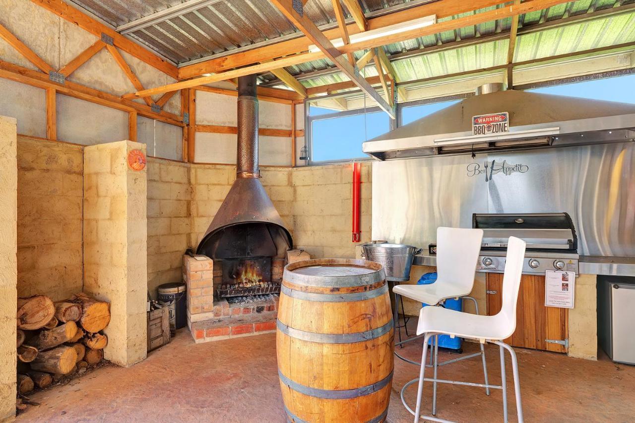 Harmony At Tower Hill Apartment Koroit Exterior photo